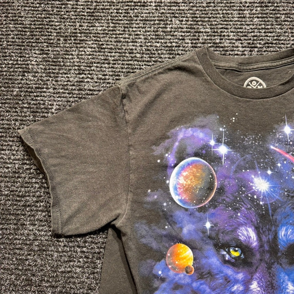 Dom Wolf in Space Galaxy Graphic T-Shirt Mens Medium Black Planets Celestial Tee - Picture 8 of 11